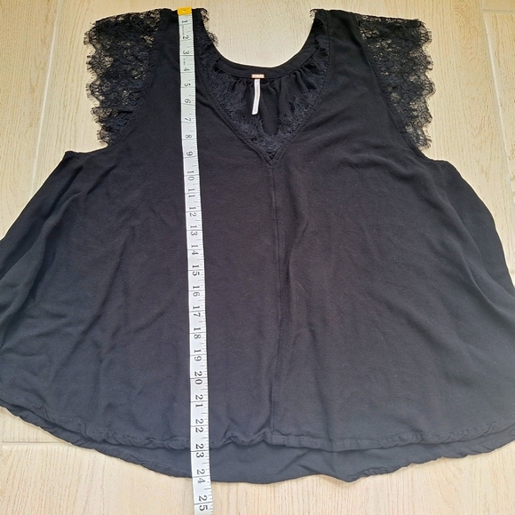 Free People Womens Black V-Neck Lace Trim Top Flowy Style Cap Sleeves - Large - Picture 8 of 11